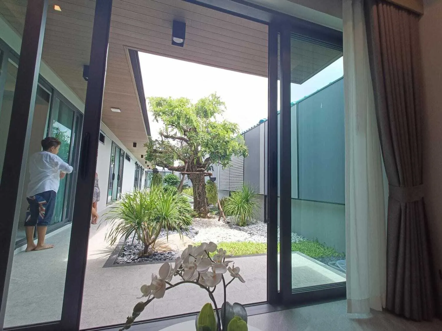 Modern 4 bedroom villa with private pool in Choeng Thale — Thumbnail 13