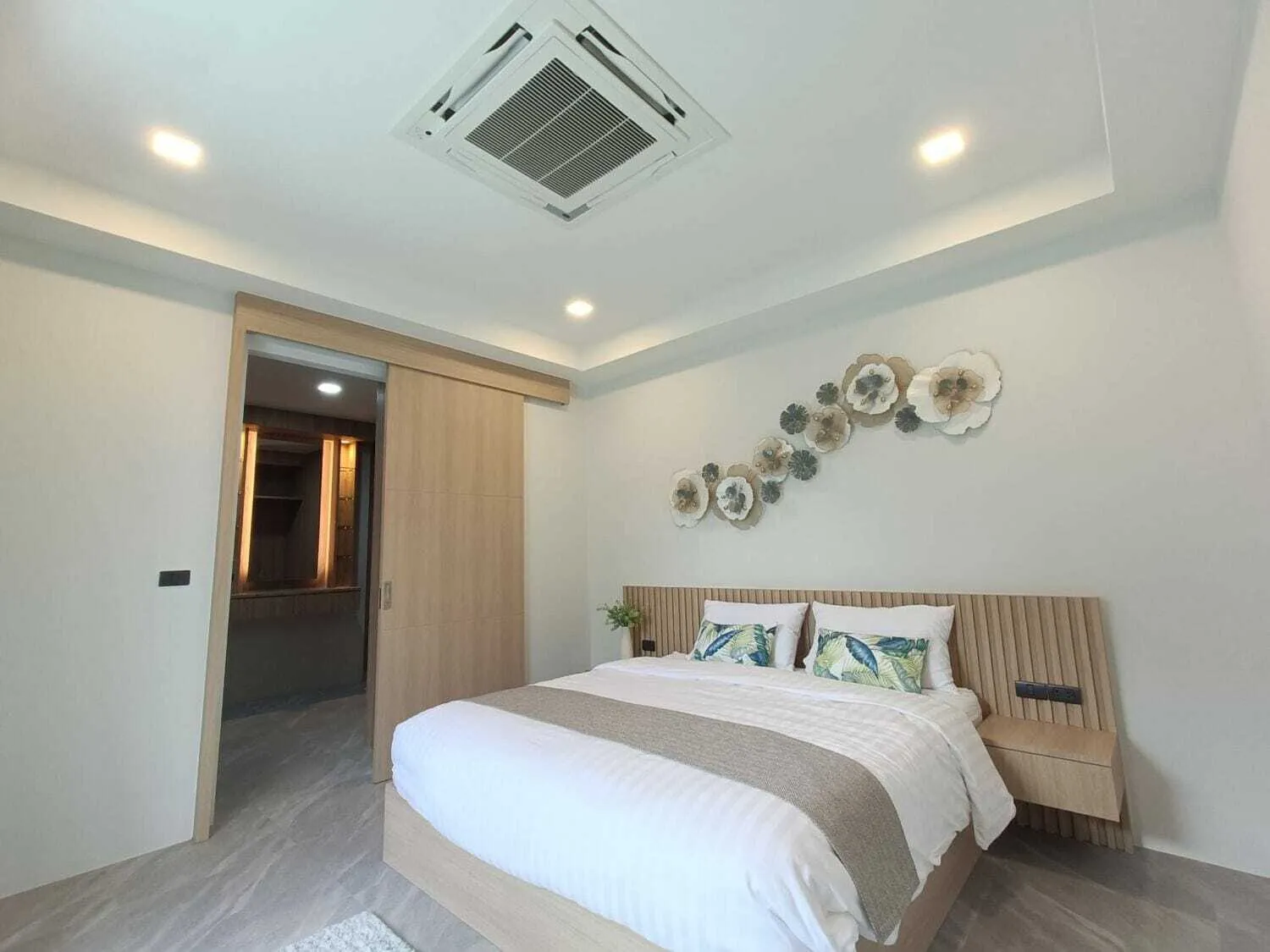 Modern 4 bedroom villa with private pool in Choeng Thale — Thumbnail 17