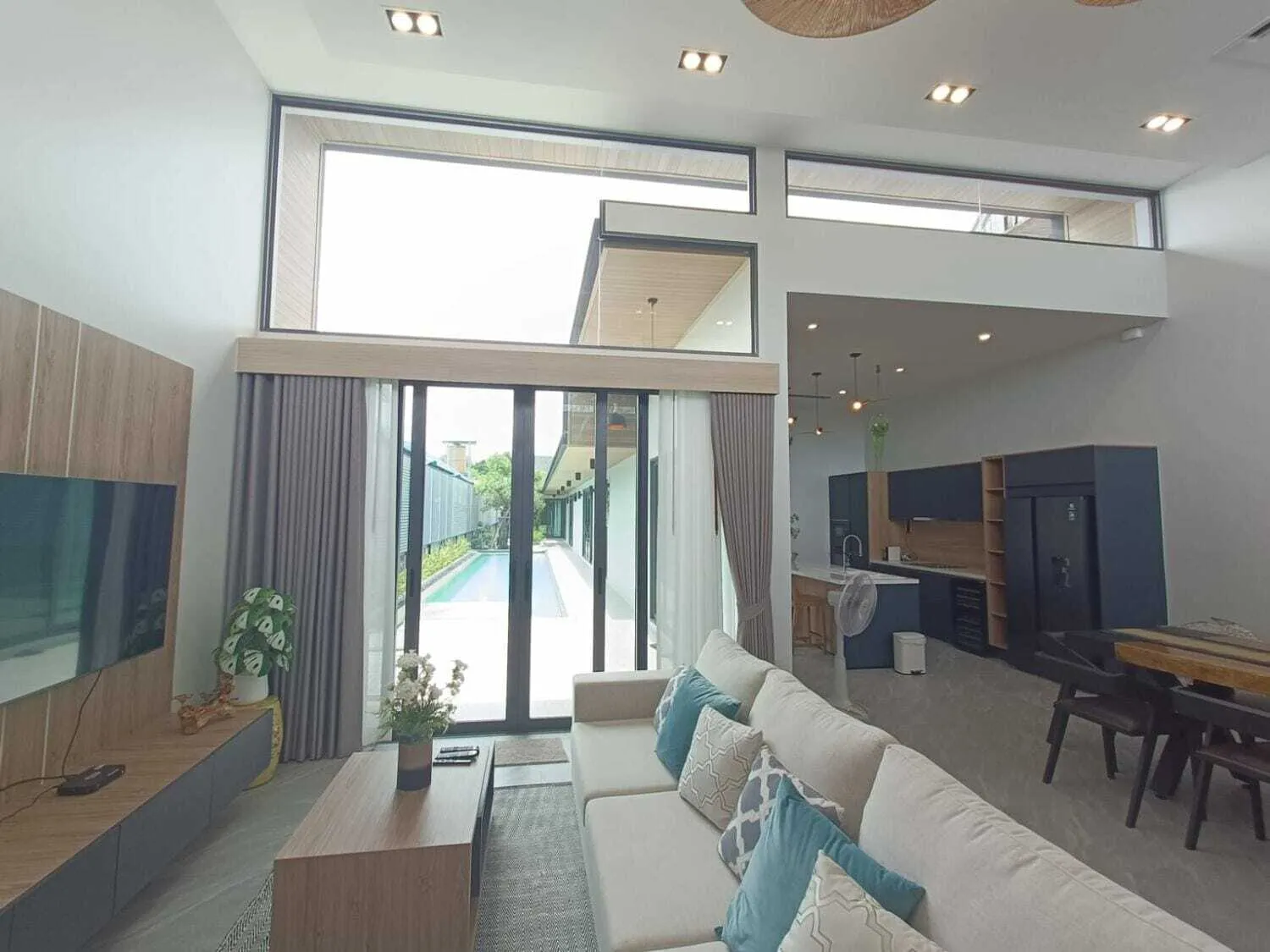 Modern 4 bedroom villa with private pool in Choeng Thale — Thumbnail 21