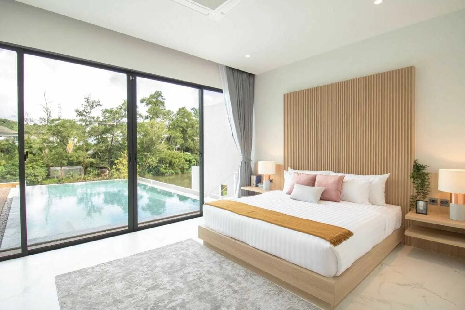 Luxury 3 bedroom villa for rent in Phuket — Thumbnail 2