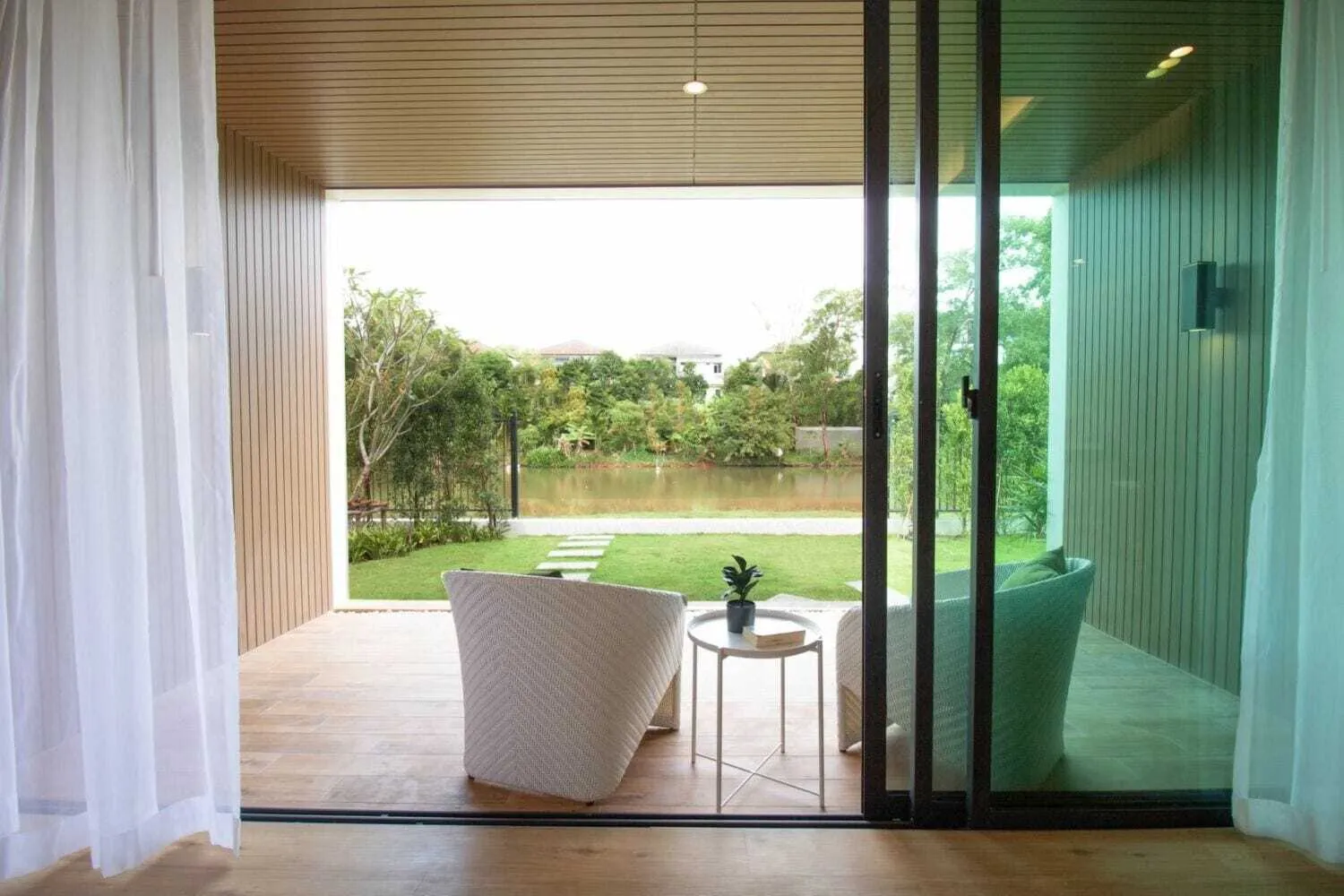 Luxury 3 bedroom villa for rent in Phuket — Thumbnail 3