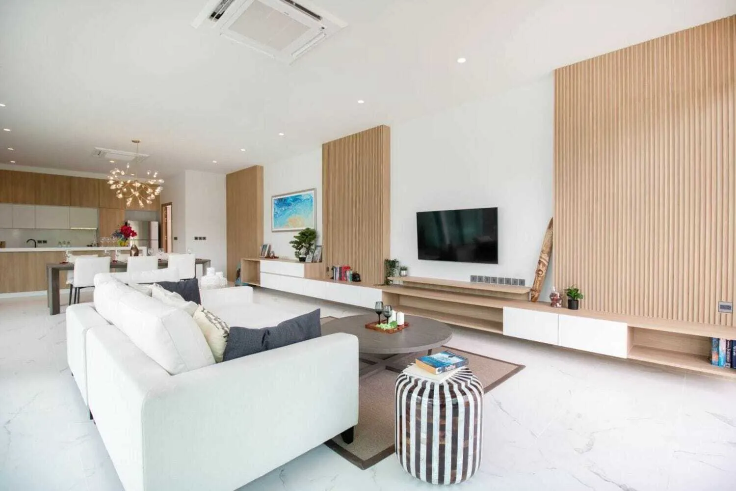 Luxury 3 bedroom villa for rent in Phuket — Thumbnail 6