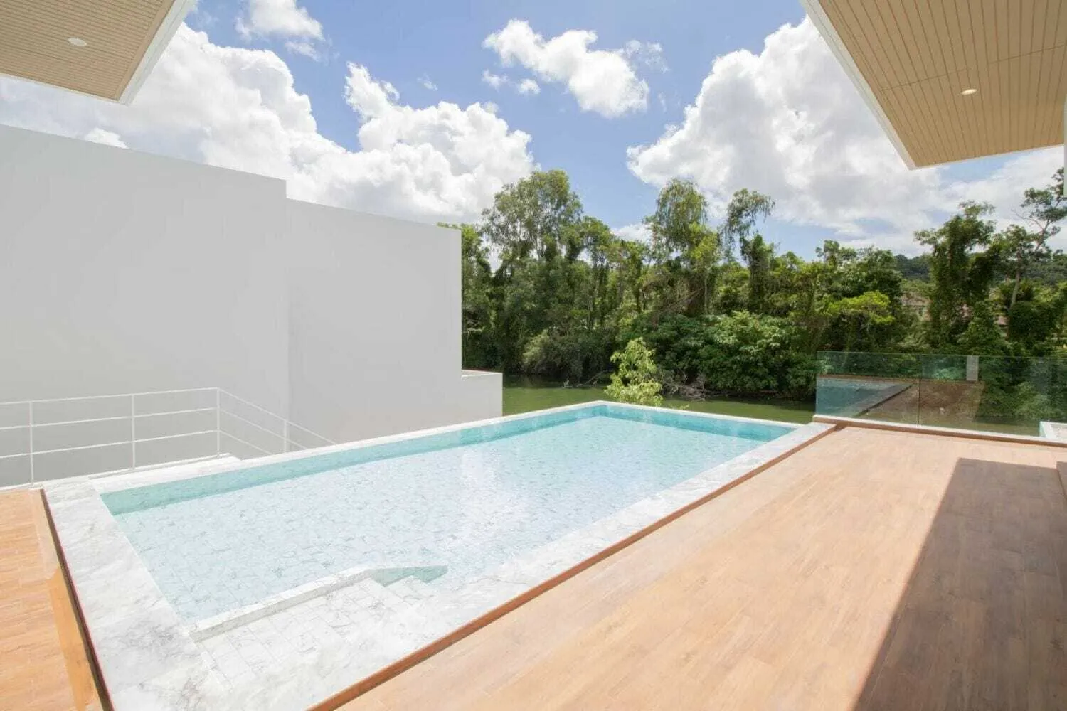 Luxury 3 bedroom villa for rent in Phuket — Thumbnail 9