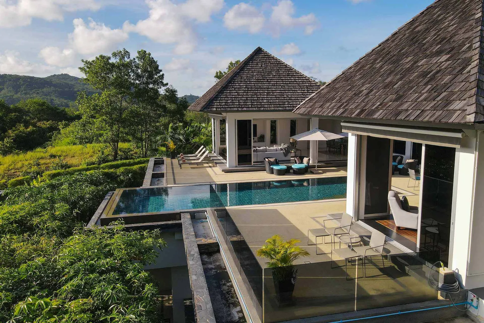 Sea View villa with 5  bedrooms for sale in Layan Beach — Thumbnail 5