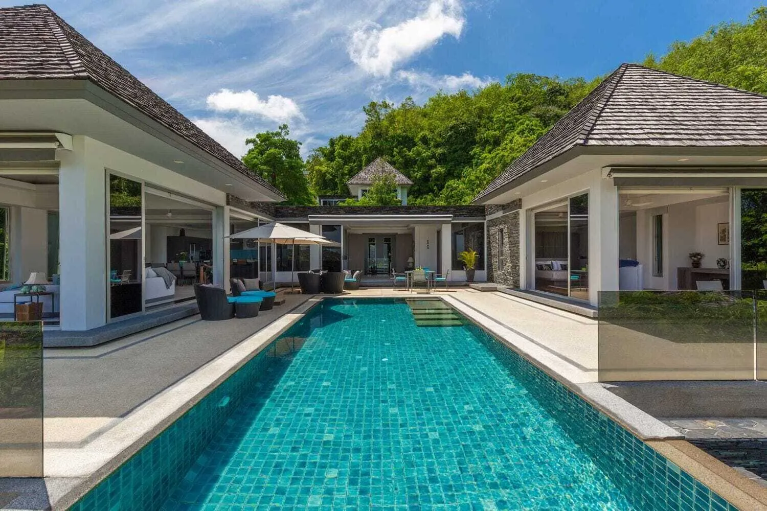 Sea View villa with 5  bedrooms for sale in Layan Beach — Thumbnail 21