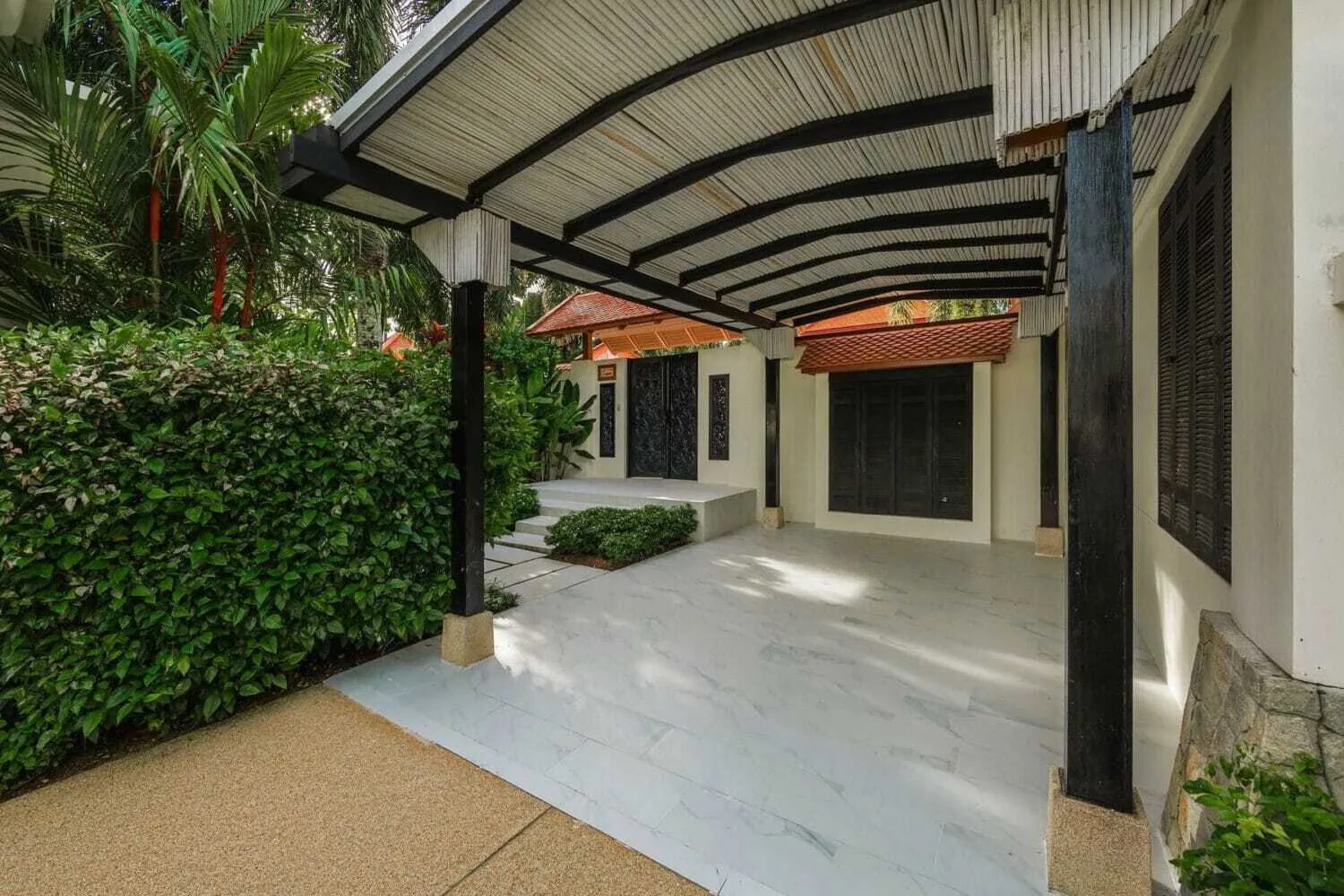 Private pool villa with 5 bedrooms for resale in Cherngtalay,Phuket — Thumbnail 2