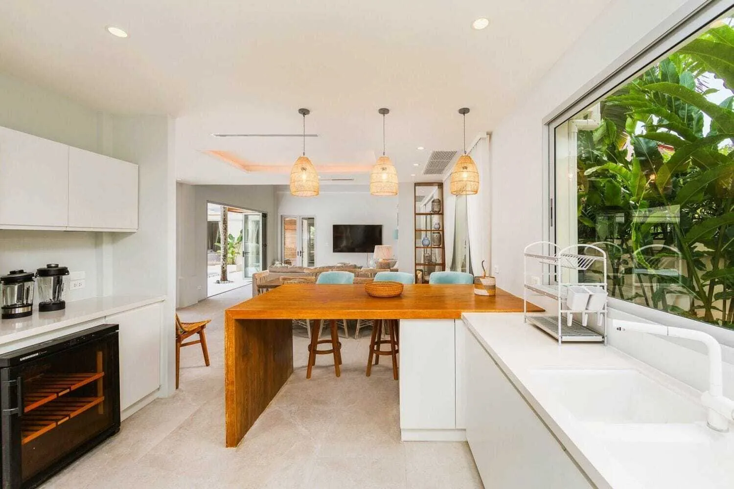 Private pool villa with 5 bedrooms for resale in Cherngtalay,Phuket — Thumbnail 16