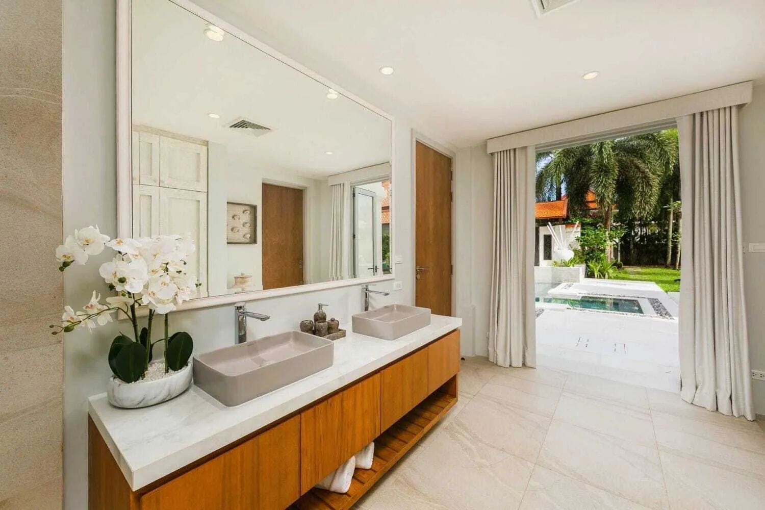 Private pool villa with 5 bedrooms for resale in Cherngtalay,Phuket — Thumbnail 27