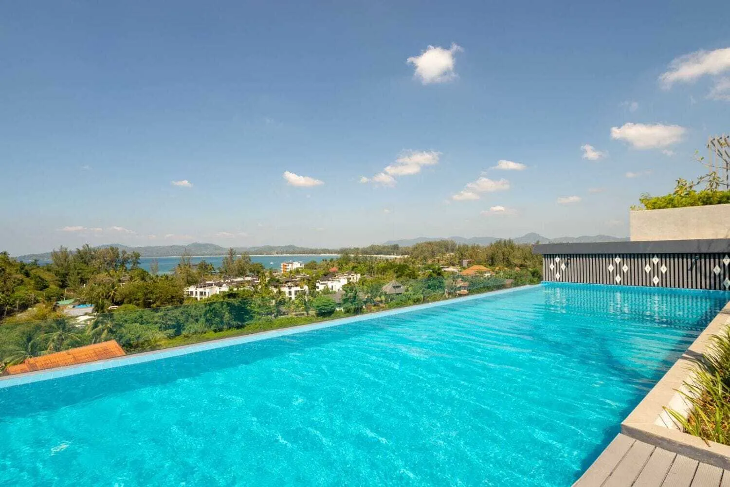Condominium one bedrooms for resale in Surin beach Phuket — Thumbnail 5