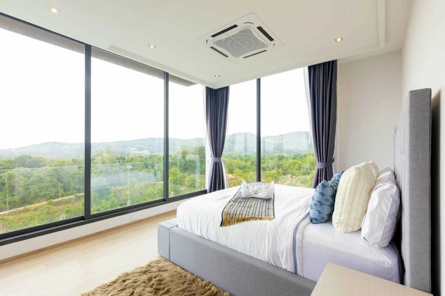 Modern Overlooking villa with 6 bedrooms for sale in Layan, Choeng Thale. — Thumbnail 3