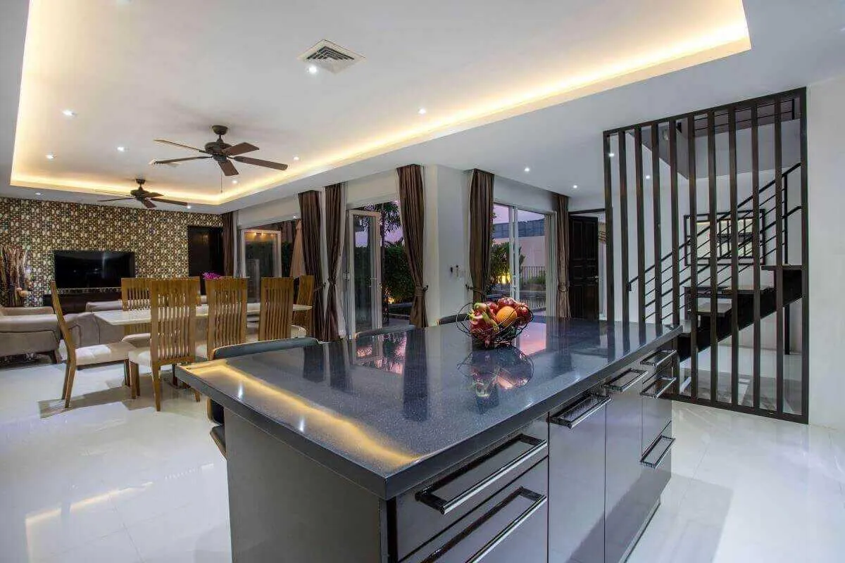 Sea View Villa with 4 bedrooms for rent in Chalong, Phuket — Thumbnail 14