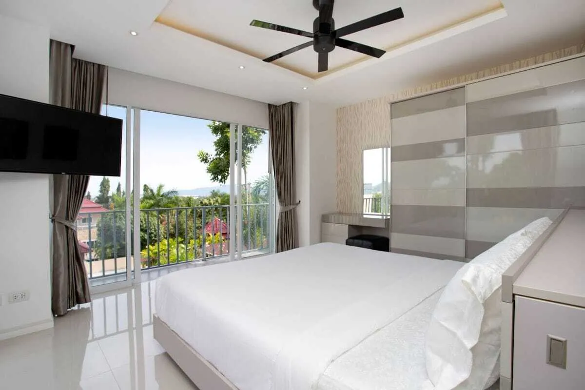 Sea View Villa with 4 bedrooms for rent in Chalong, Phuket — Thumbnail 19