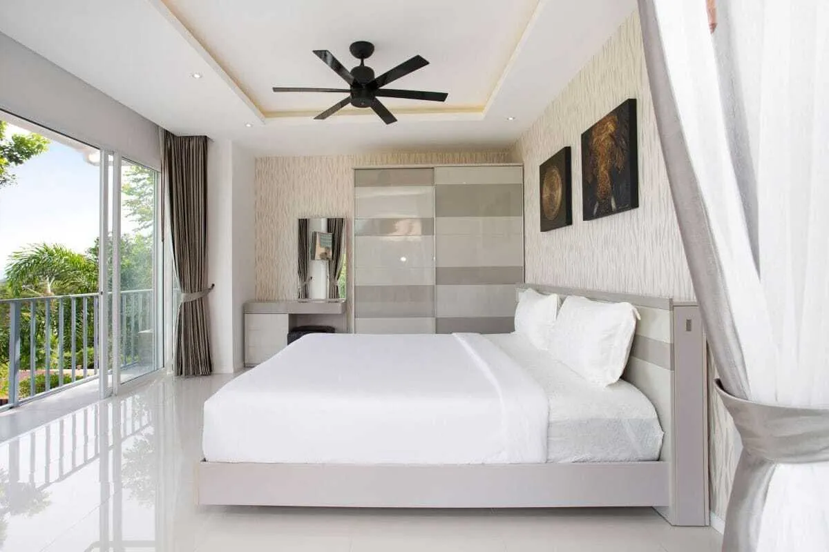 Sea View Villa with 4 bedrooms for rent in Chalong, Phuket — Thumbnail 20