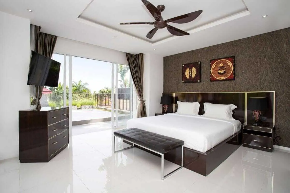 Sea View Villa with 4 bedrooms for rent in Chalong, Phuket — Thumbnail 21