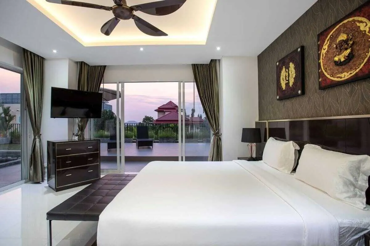 Sea View Villa with 4 bedrooms for rent in Chalong, Phuket — Thumbnail 22