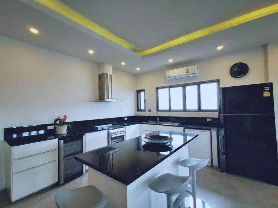 3 bedroom with private pool villa for rent in Choeng Thale — Thumbnail 3