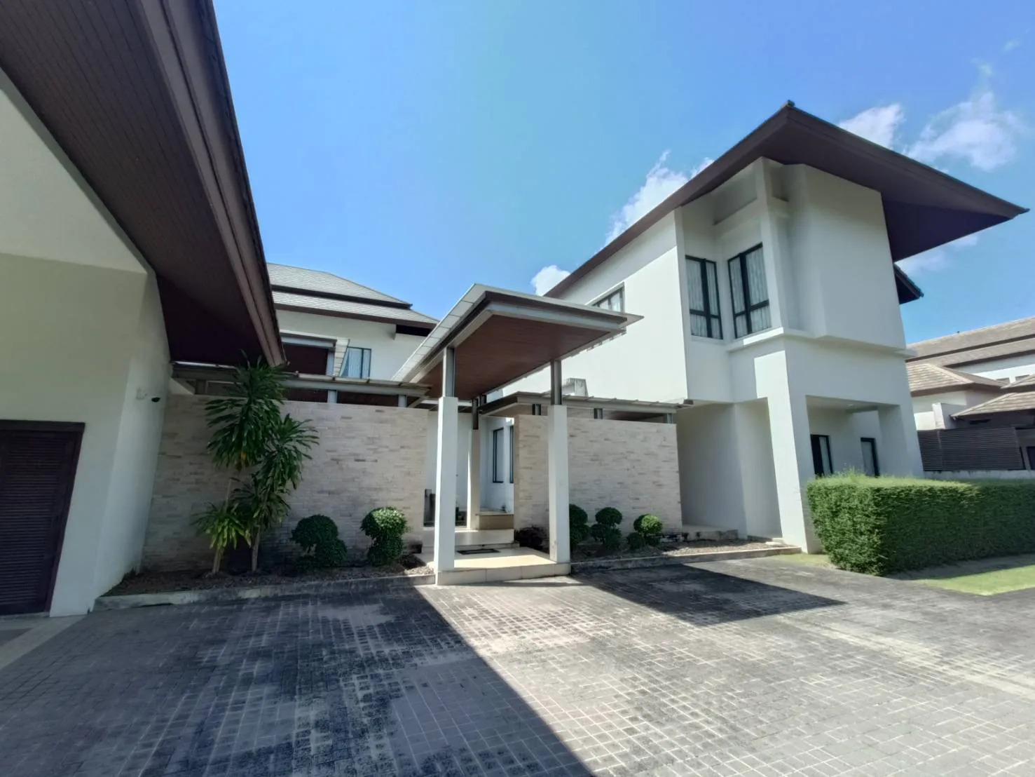 Large garden with mountain view – 4 bedroom for rent in Kathu — Thumbnail 17