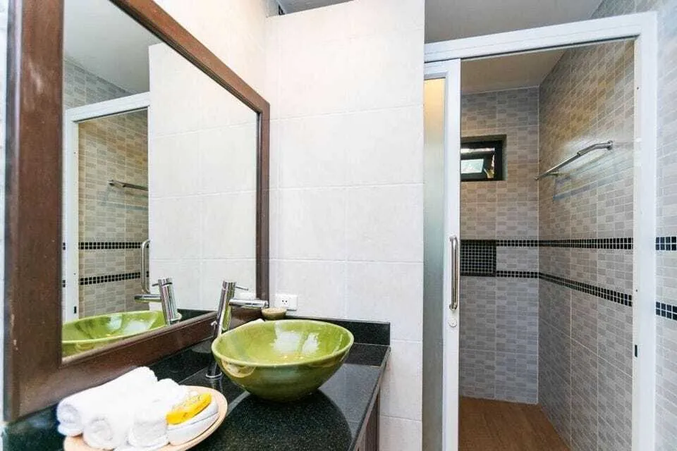 3 bedroom villa with private pool in Choeng Thale — Thumbnail 2