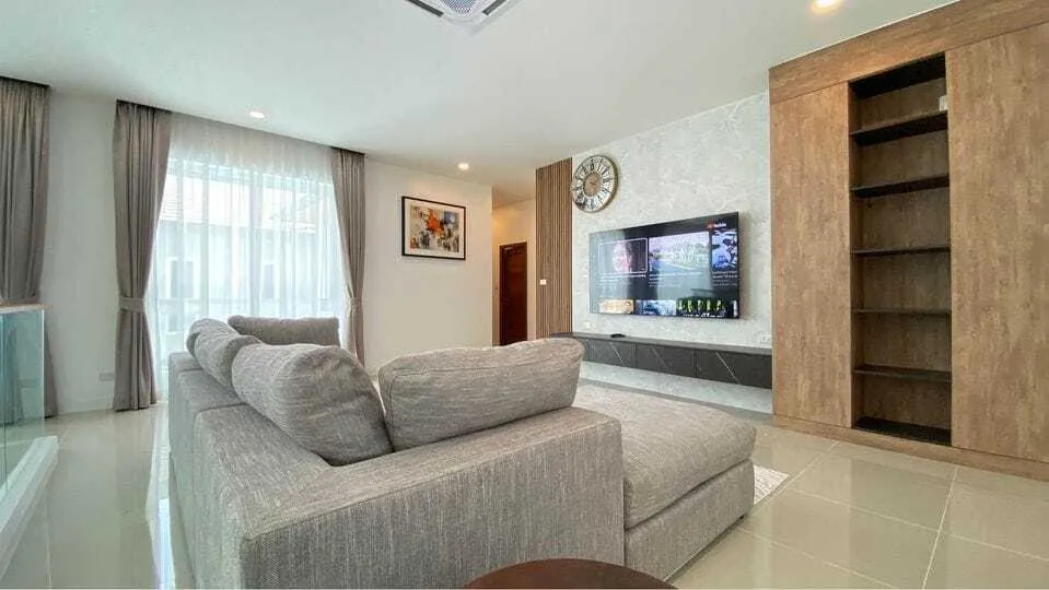Beautiful 4 berooms with private pool for rent — Thumbnail 3