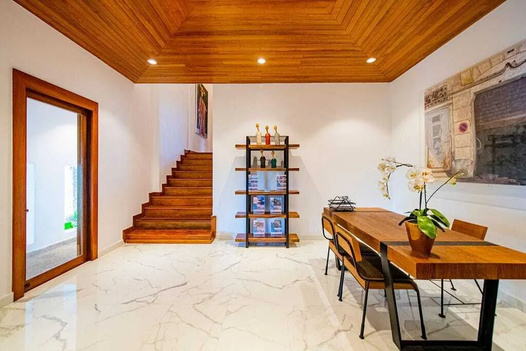 Stunning seaview 10 bedrooms villa with priavte pool for rent in Surin — Thumbnail 2
