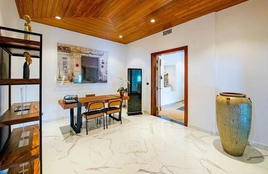 Stunning seaview 10 bedrooms villa with priavte pool for rent in Surin — Thumbnail 3