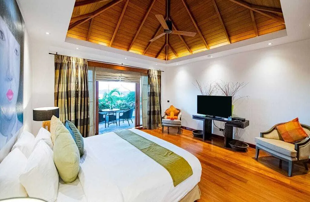 Stunning seaview 10 bedrooms villa with priavte pool for rent in Surin — Thumbnail 7