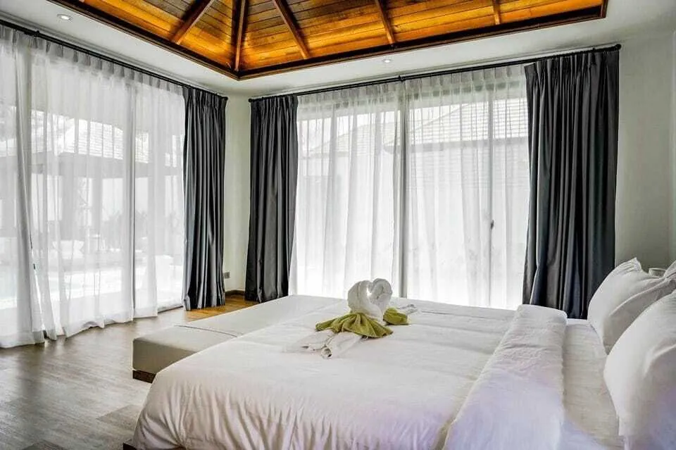 4 bedroom villa with private pool for rent in Choeng Thale — Thumbnail 4