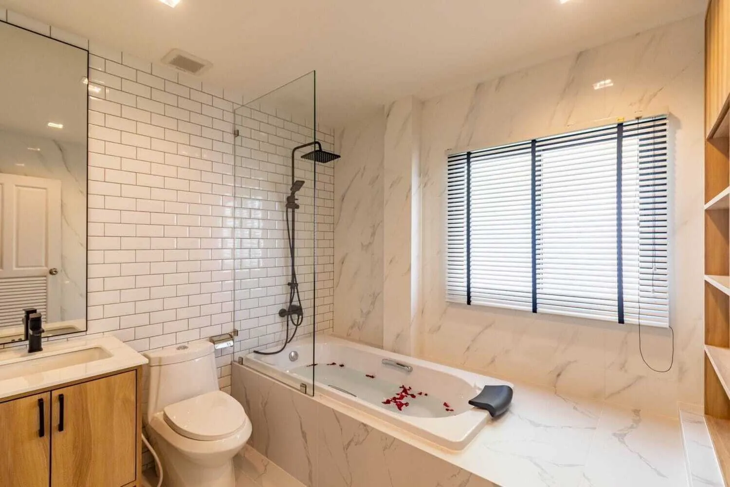 Cozy 3 bedrooms house for rent in Choeng Thale — Thumbnail 19