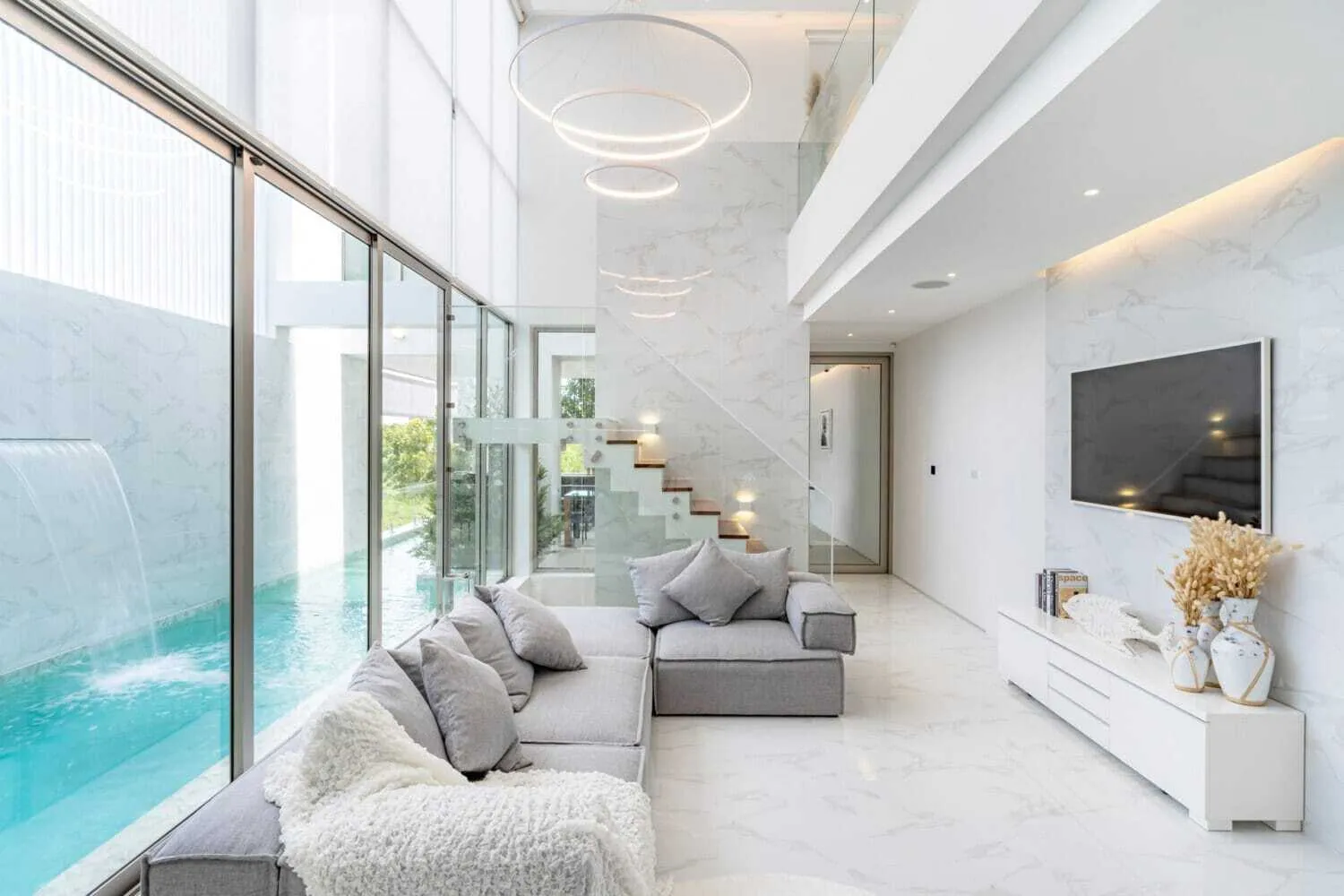 Luxury Pool Villa 4 Bedroom For Sale in Cherngtalay, Phuket — Thumbnail 9