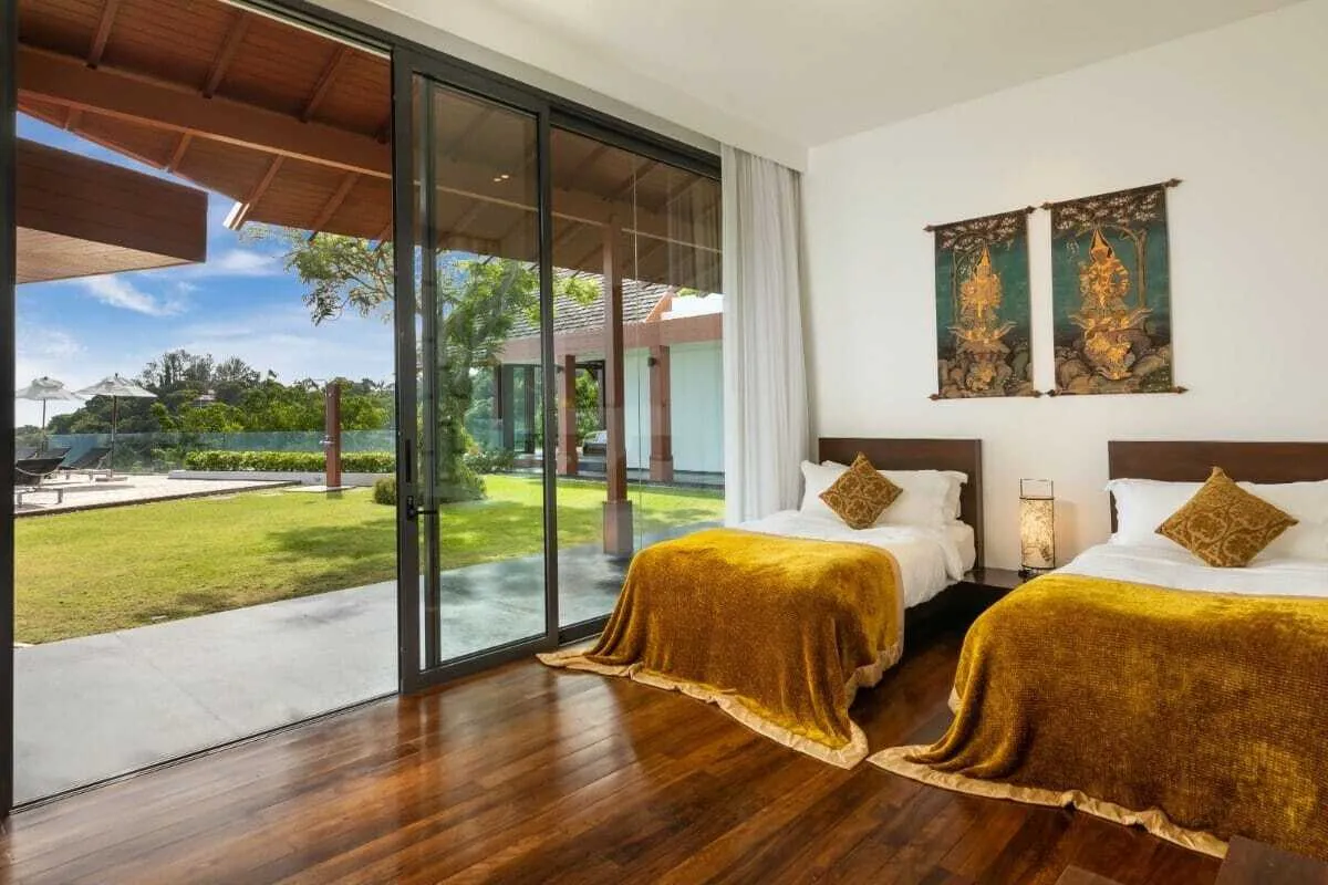Oceanfront Villa 5 Bedroom For Sale in Kamala, Phuket — Thumbnail 4