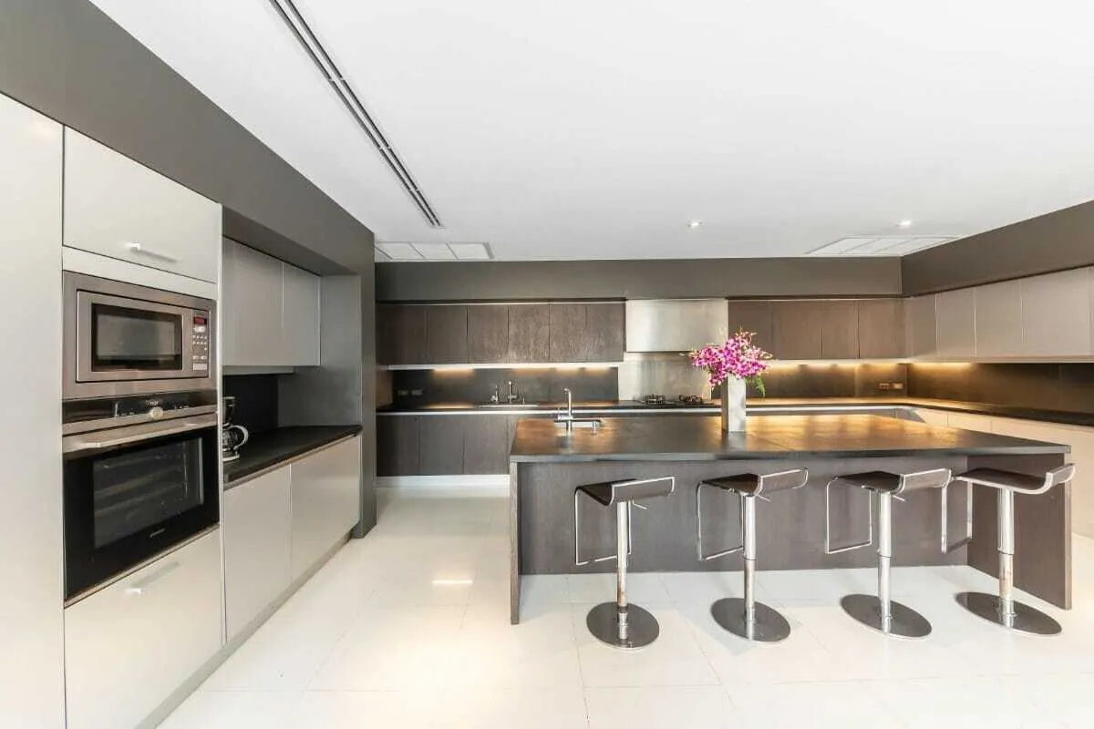 Oceanfront Villa 5 Bedroom For Sale in Kamala, Phuket — Thumbnail 5
