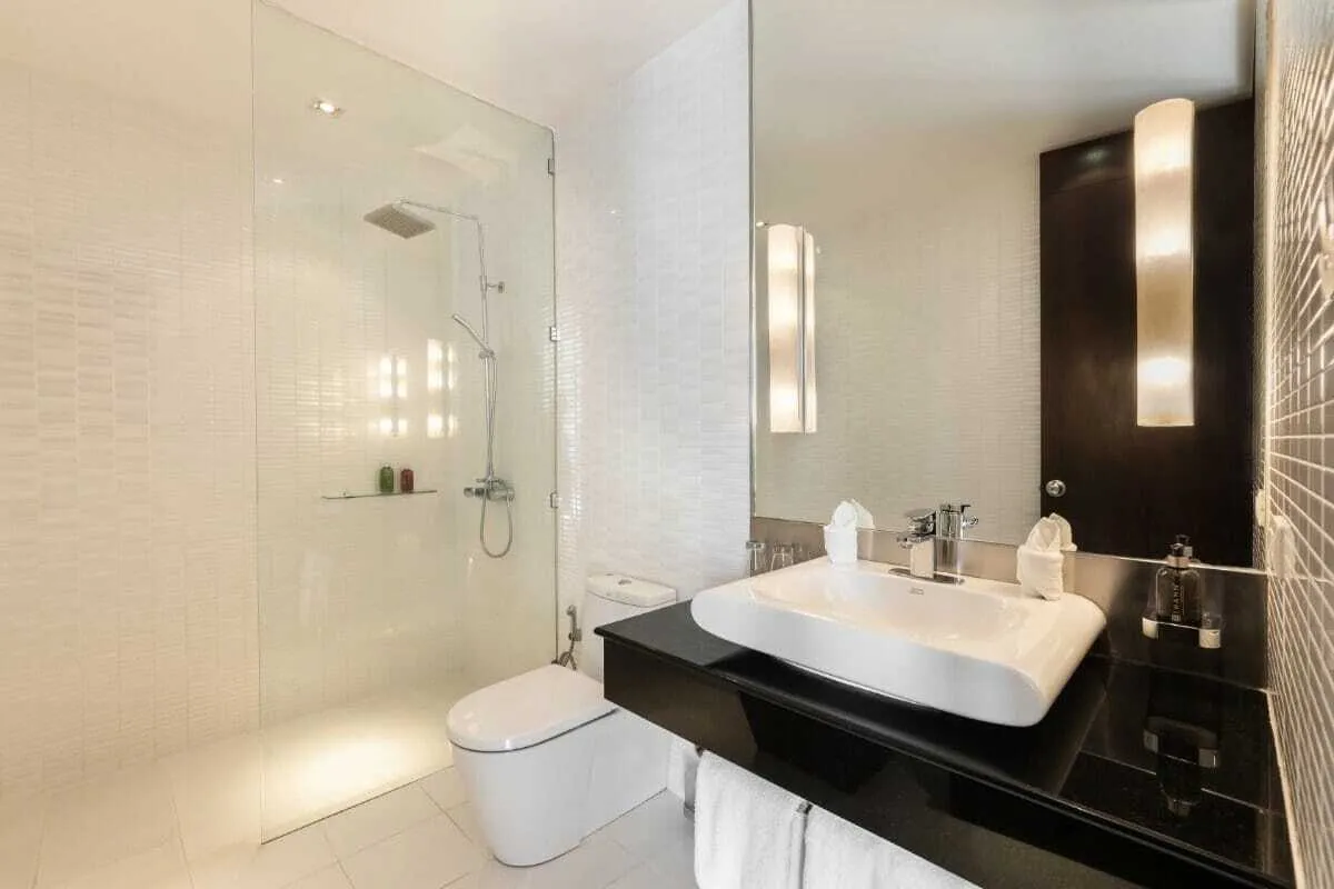 Oceanfront Villa 5 Bedroom For Sale in Kamala, Phuket — Thumbnail 6