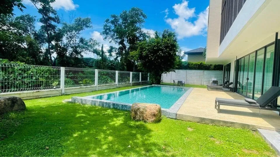 Luxury 4 bedroom villa with private pool for rent in Phuket — Thumbnail 3