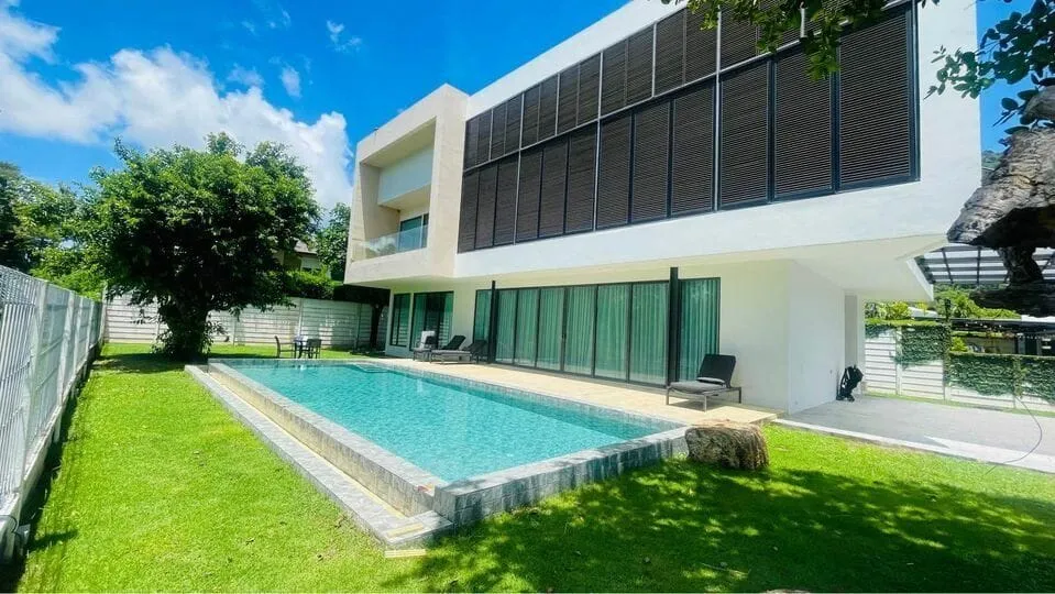 Luxury 4 bedroom villa with private pool for rent in Phuket — Thumbnail 4