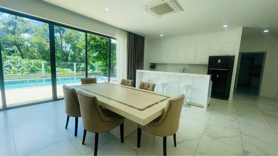 Luxury 4 bedroom villa with private pool for rent in Phuket — Thumbnail 5