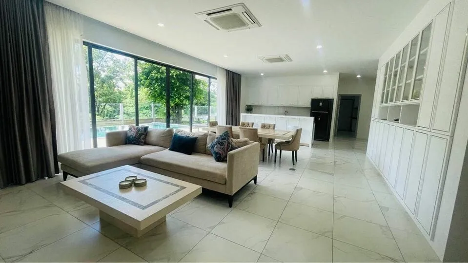 Luxury 4 bedroom villa with private pool for rent in Phuket — Thumbnail 7