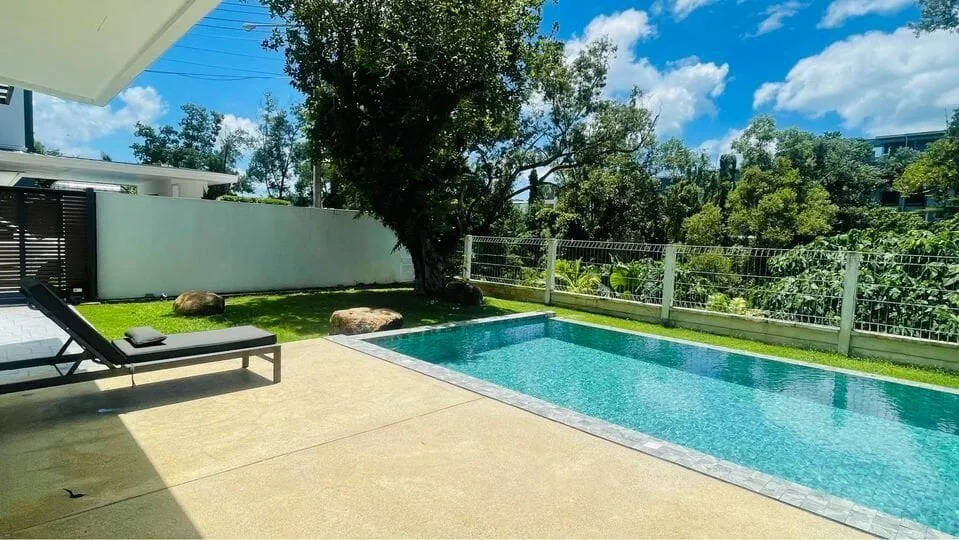Luxury 4 bedroom villa with private pool for rent in Phuket — Thumbnail 12