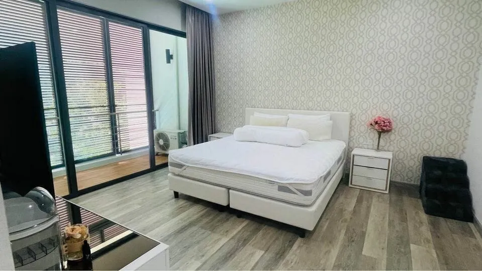 Luxury 4 bedroom villa with private pool for rent in Phuket — Thumbnail 16