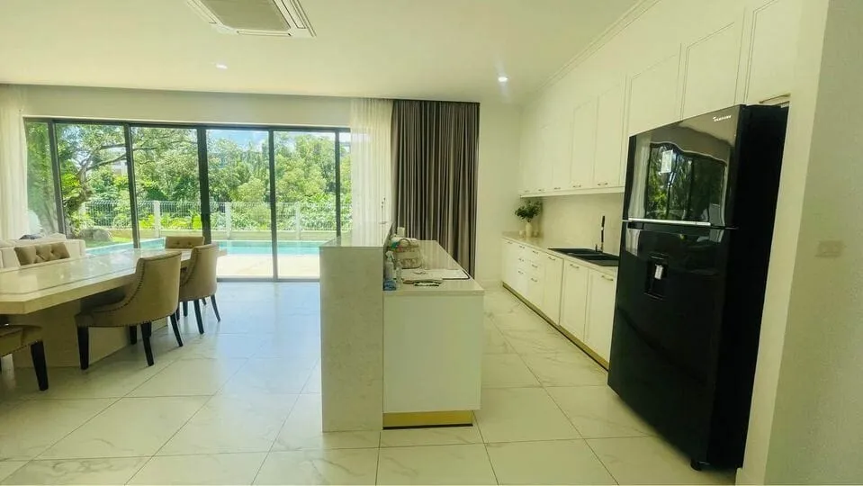 Luxury 4 bedroom villa with private pool for rent in Phuket — Thumbnail 21
