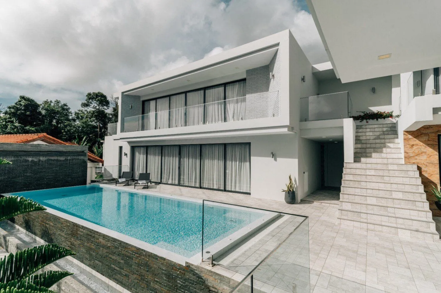 Seaview Large 6 bedroom villa for sale in Kamala — Thumbnail 3