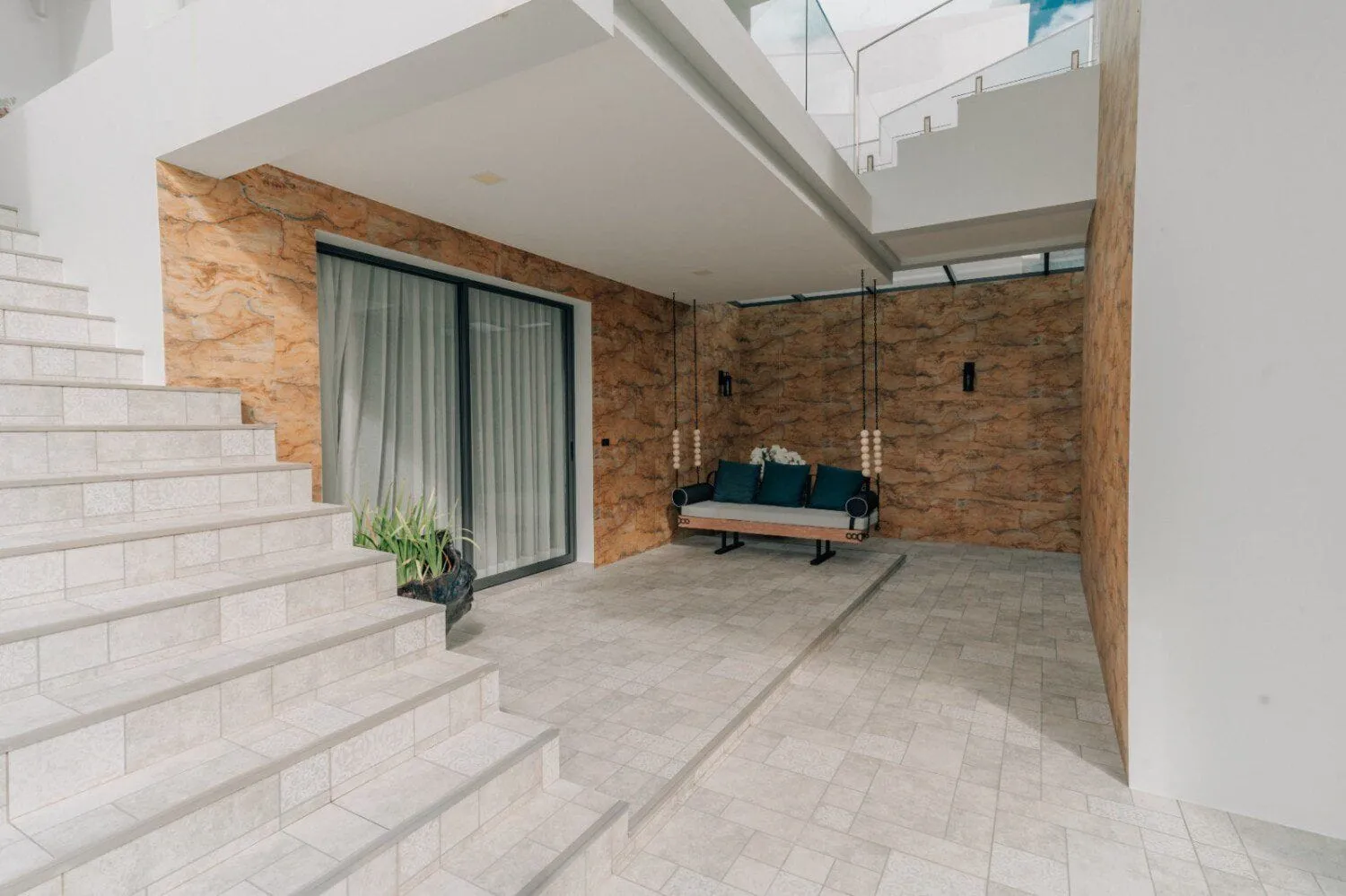 Seaview Large 6 bedroom villa for sale in Kamala — Thumbnail 4