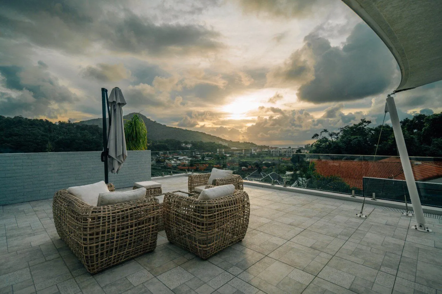 Seaview Large 6 bedroom villa for sale in Kamala — Thumbnail 15