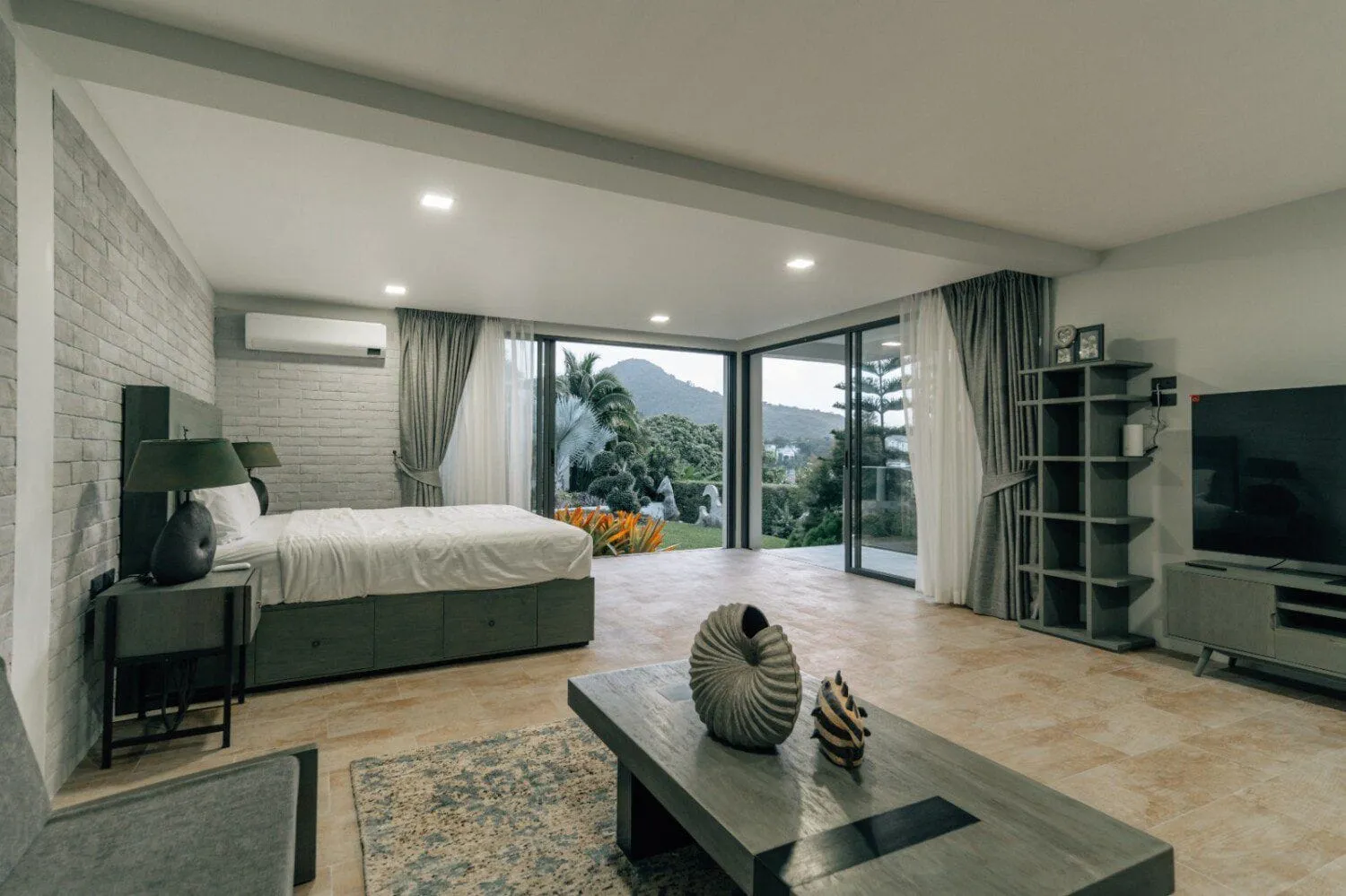 Seaview Large 6 bedroom villa for sale in Kamala — Thumbnail 20