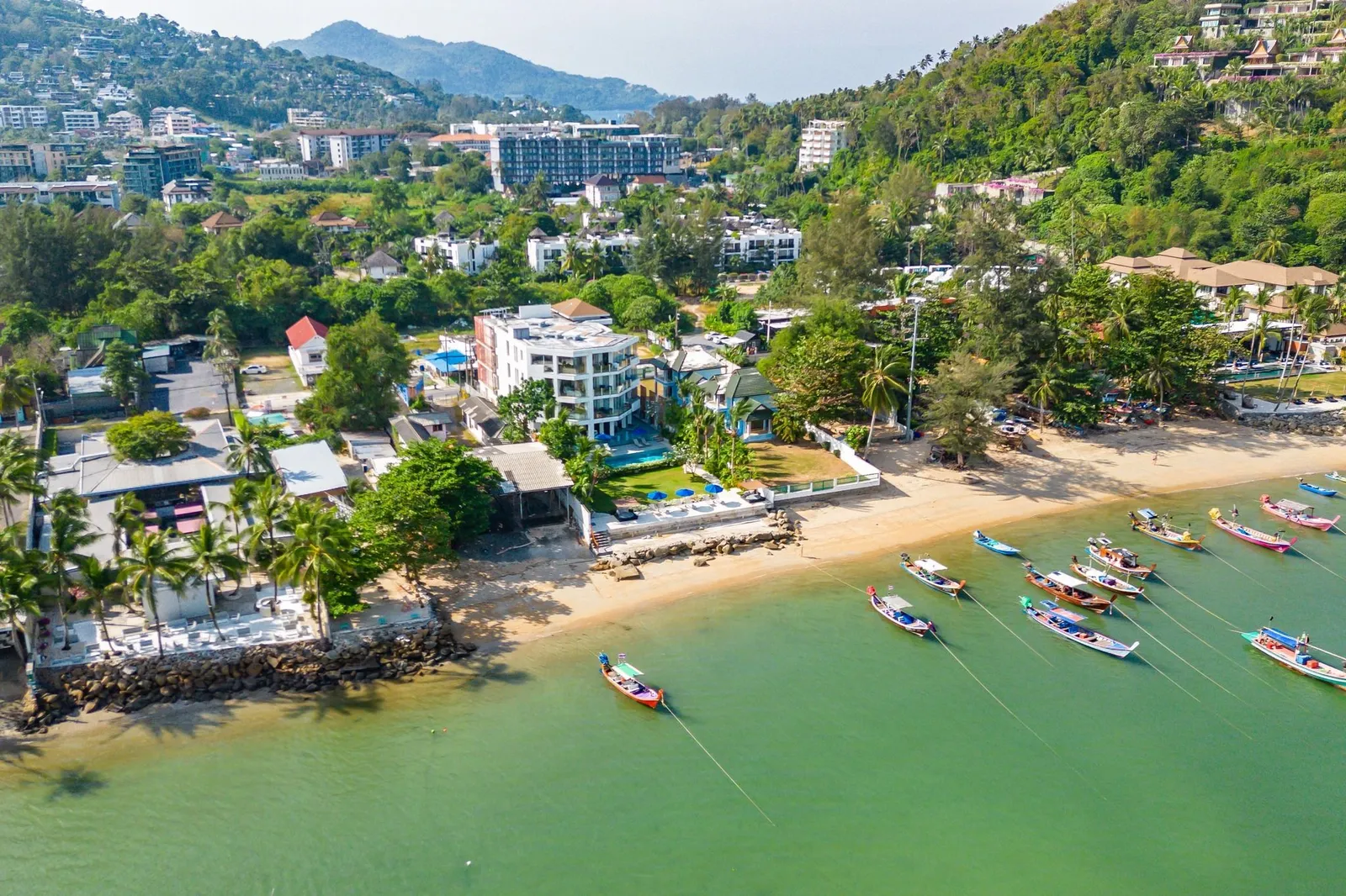 Beachfront 2-Bedroom Apartment for Rent in Bangtao – Prime Location & Stunning Views — Thumbnail 3