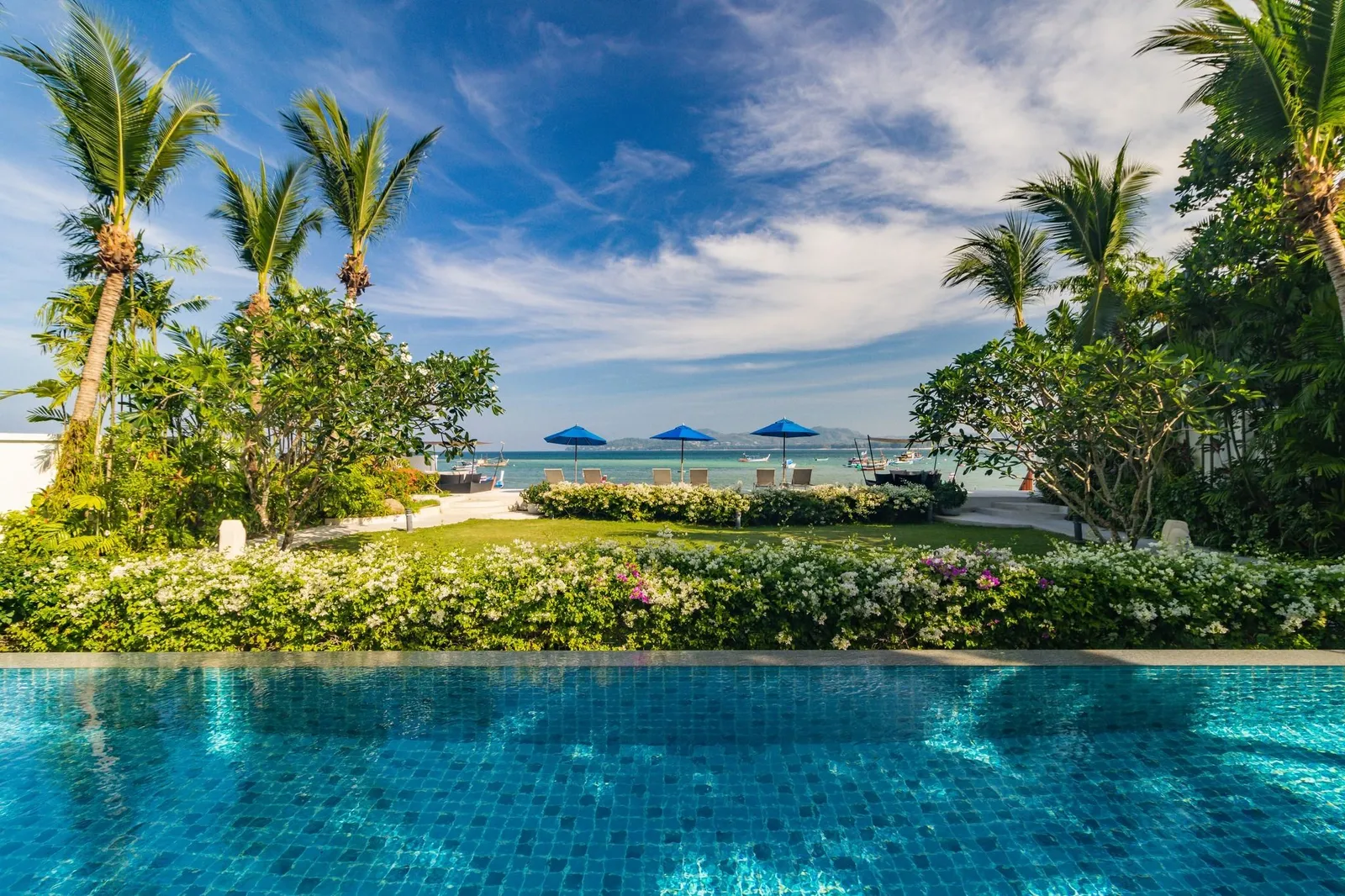 Beachfront 2-Bedroom Apartment for Rent in Bangtao – Prime Location & Stunning Views — Thumbnail 15