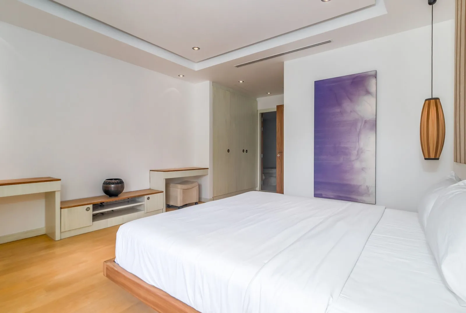 Beachfront 2-Bedroom Apartment for Rent in Bangtao – Prime Location & Stunning Views — Thumbnail 16