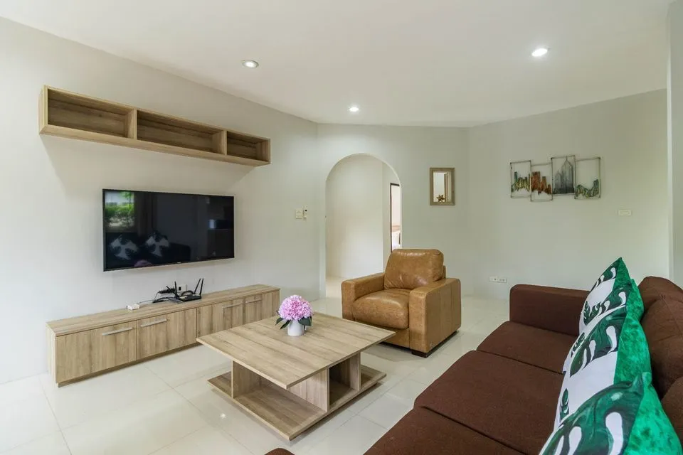 Large garden 3 bedroom villa for rent in Choeng thale — Thumbnail 8