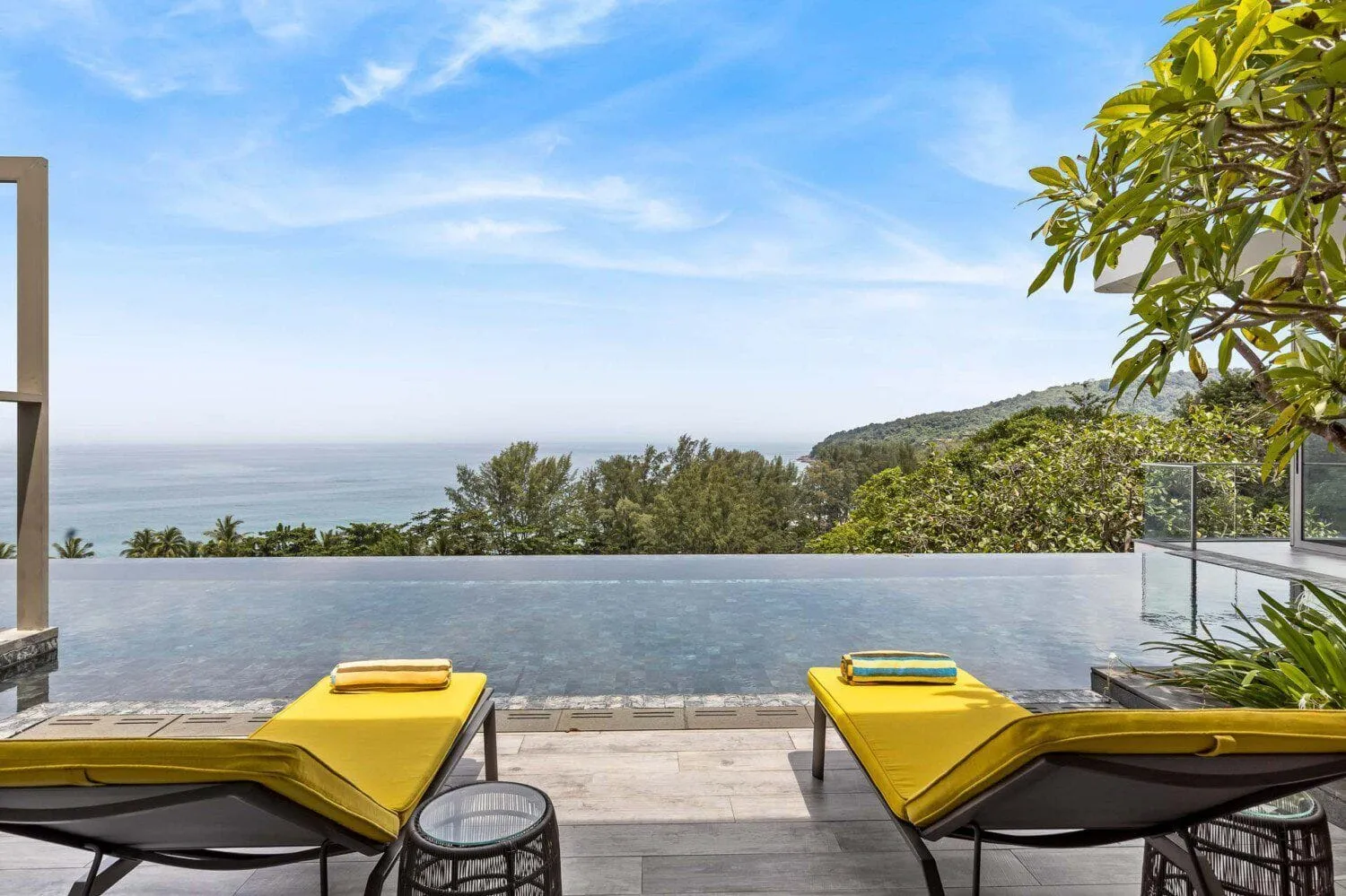 Ultra Luxury 4 Bedroom Sea View Penthouse in Naithon Beach — Thumbnail 2