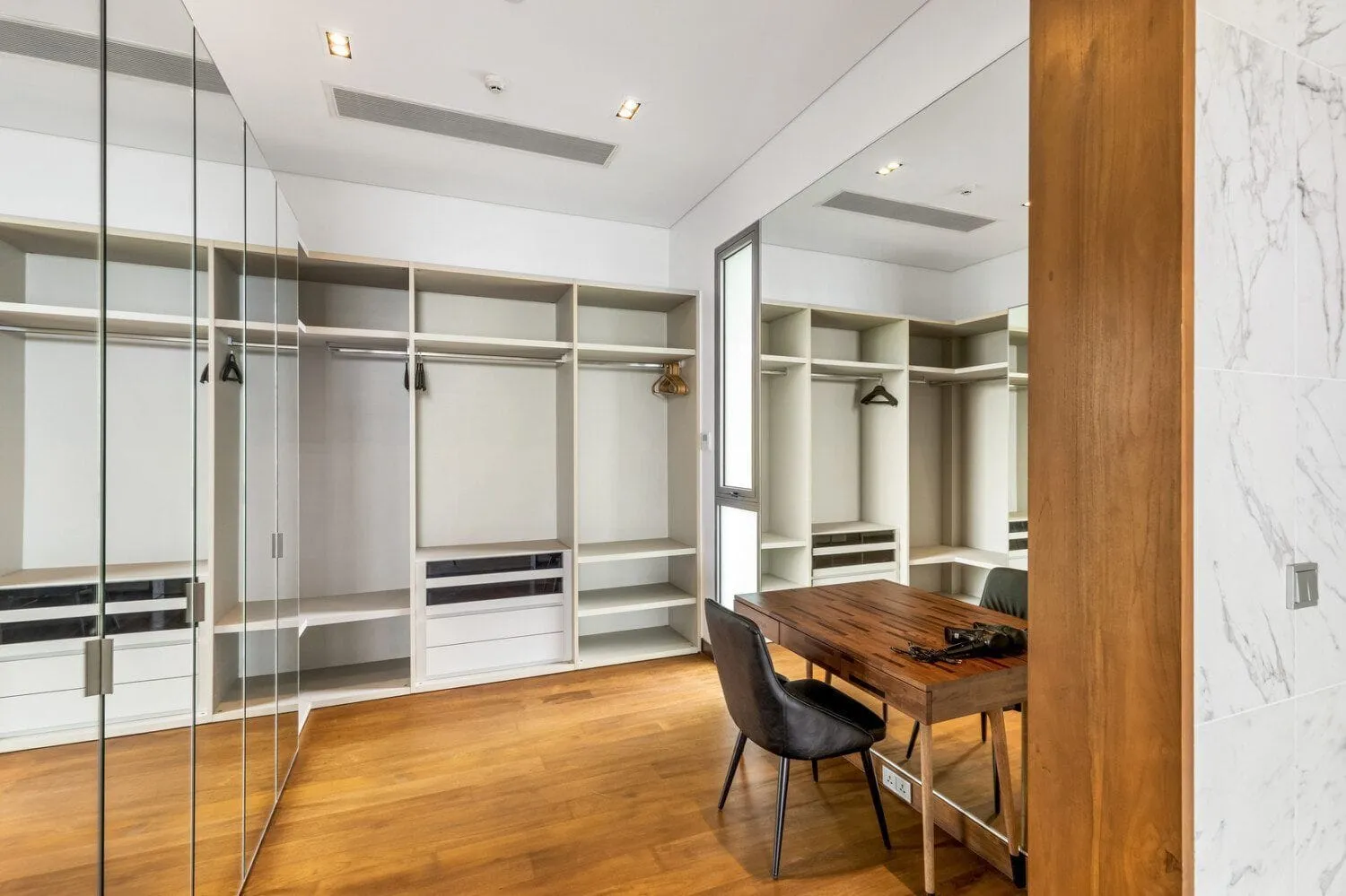 Ultra Luxury 4 Bedroom Sea View Penthouse in Naithon Beach — Thumbnail 14