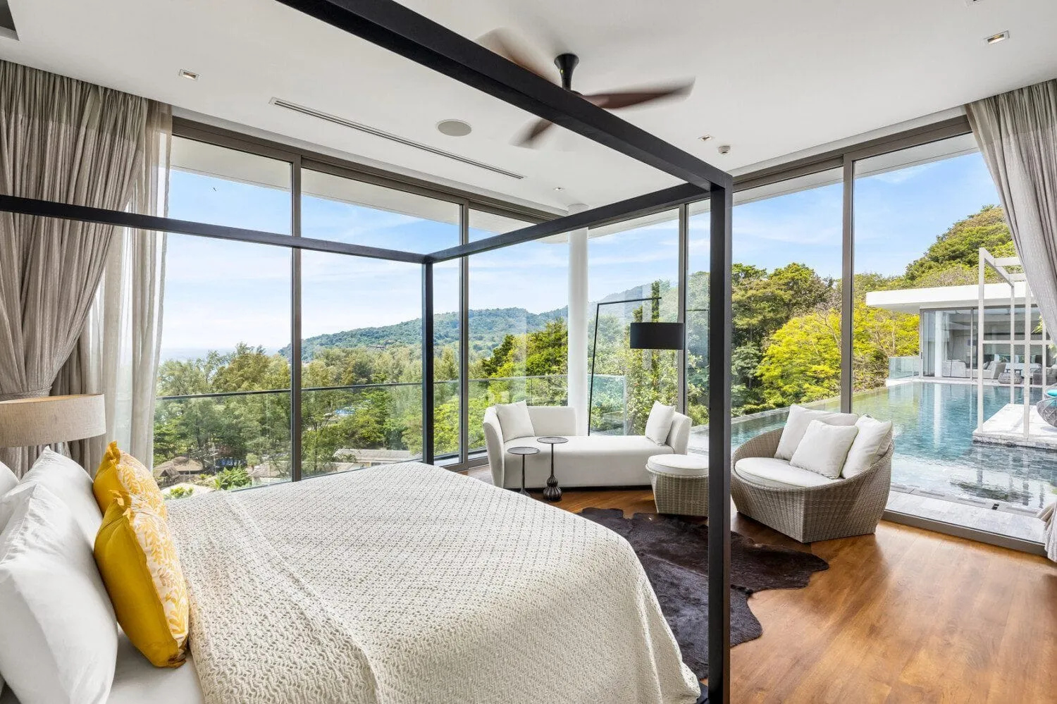 Ultra Luxury 4 Bedroom Sea View Penthouse in Naithon Beach — Thumbnail 17